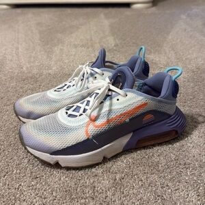 Youth 6.5 Nike Air Max 2090 SE (FITS SAME AS WOMENS 8.5)